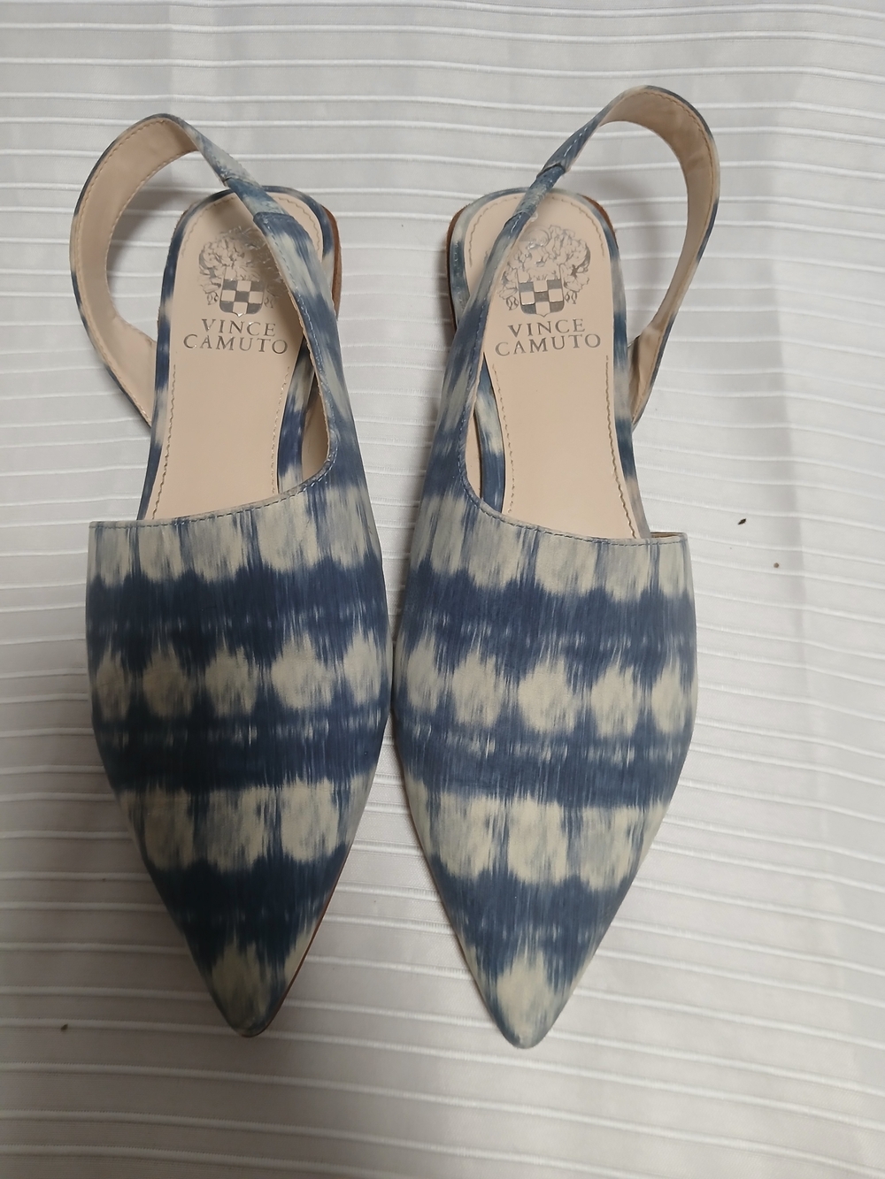 Vince Camuto Blue and Cream Tie-Dye Pointed Slingback Mules